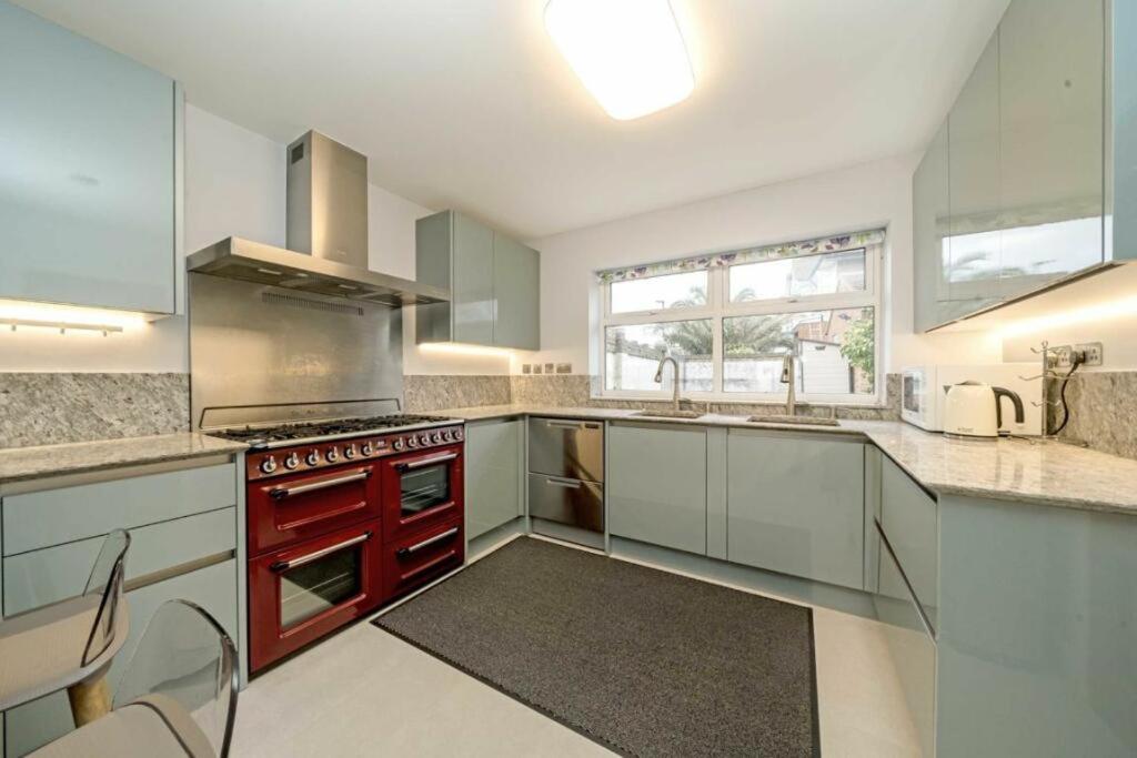 Bed and Breakfast Brentford House Экстерьер фото