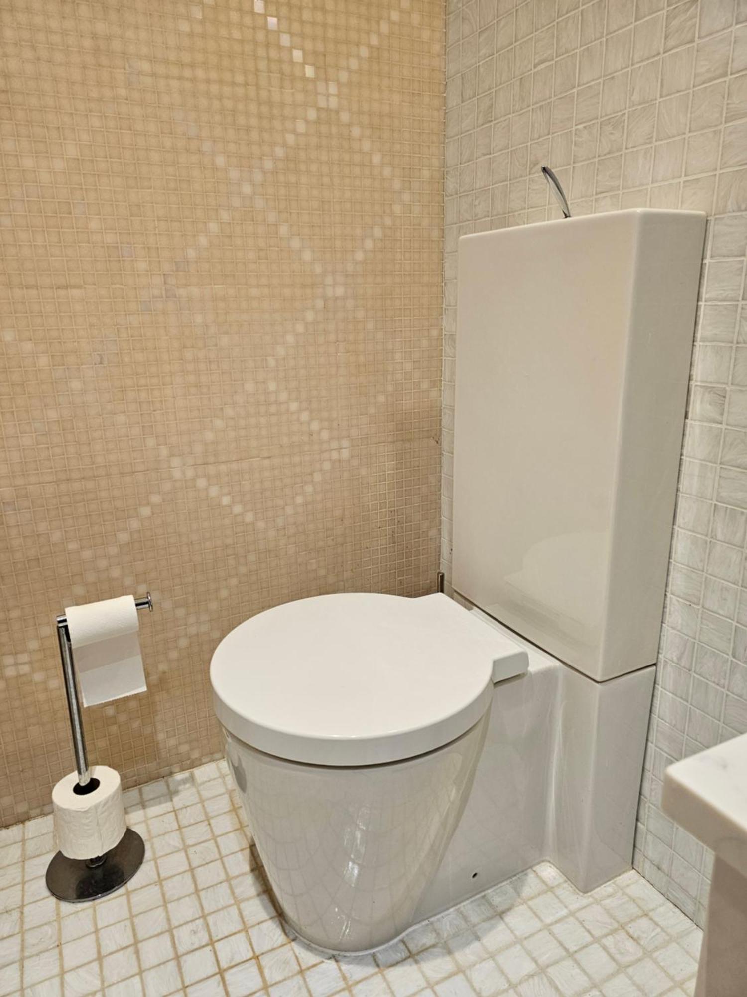 Bed and Breakfast Brentford House Экстерьер фото